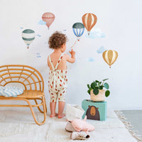 mimi-lou-easy-stickers-hot-air-balloons-in-watercolor-mimi-art564