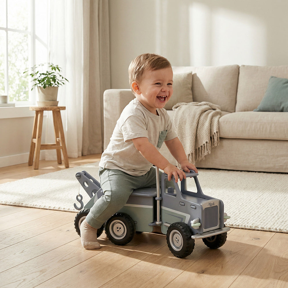 moover-mack-truck-grey-play-toy-moov-885560