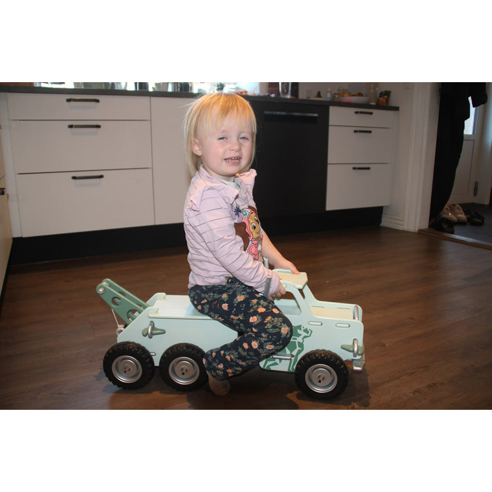 moover-mack-truck-light-green-play-toy-moov-885515