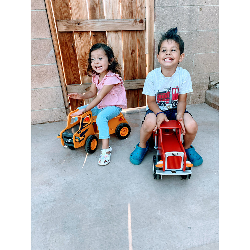 moover-mack-truck-red-play-toy-moov-880985