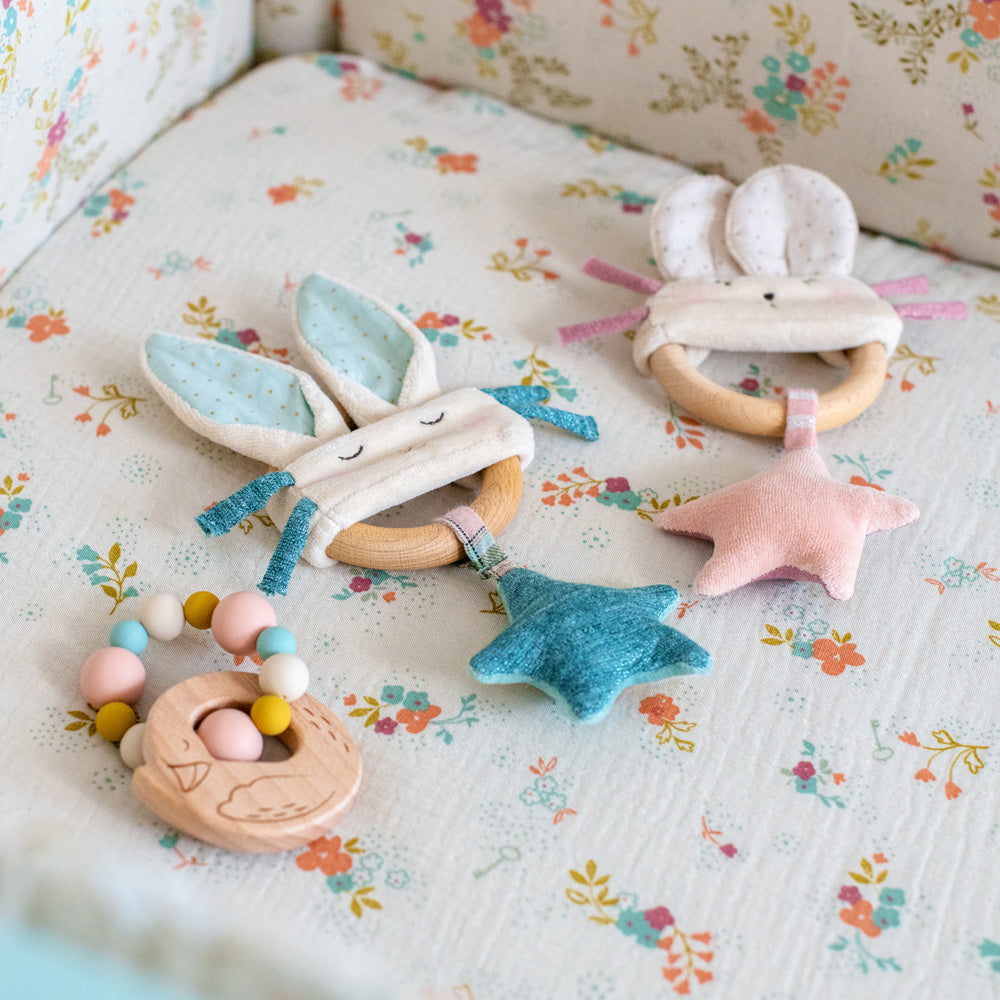 moulin-roty-la-petite-ecole-de-danse-wooden-swan-with-rubber-teething-balls-moul-667374