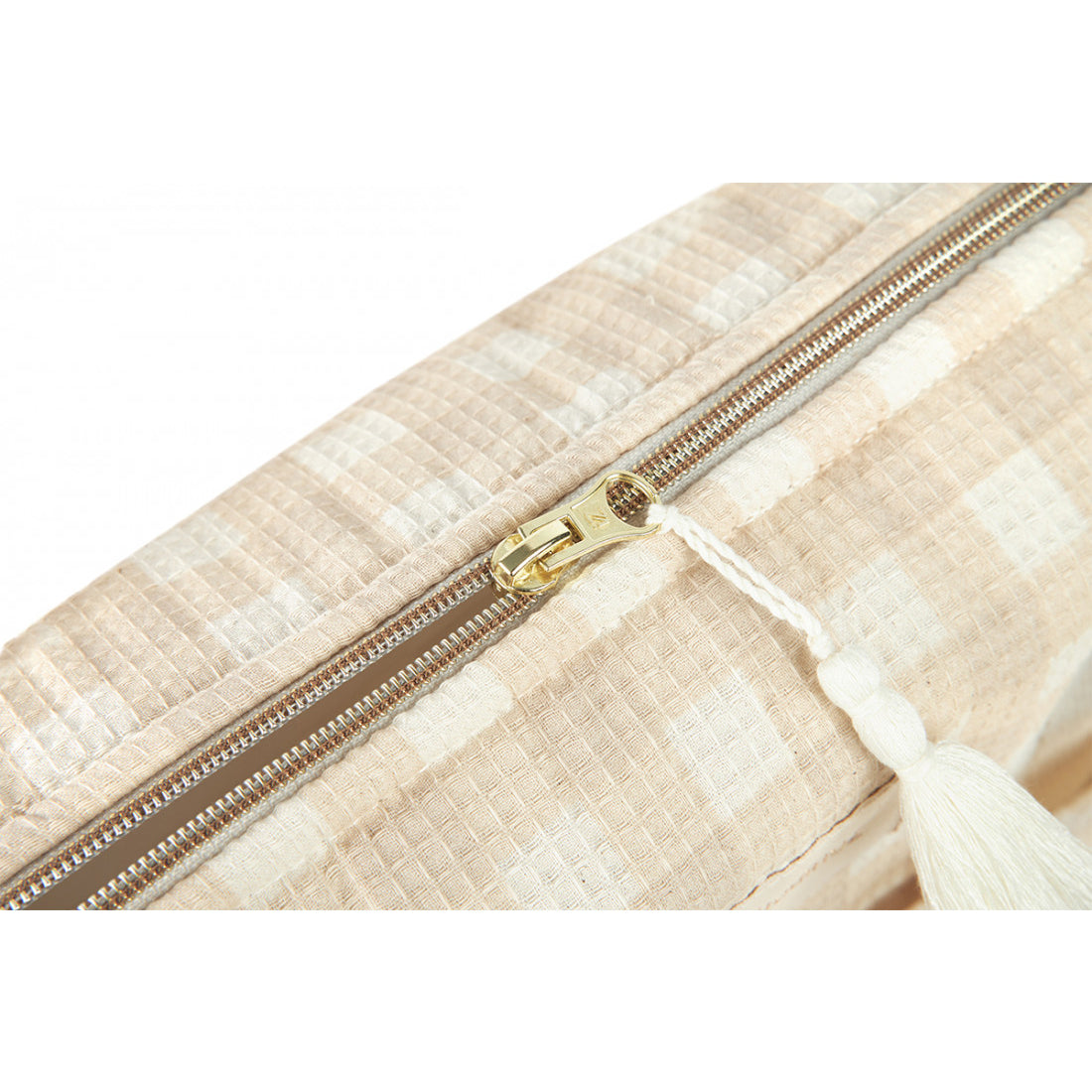 nobodinoz-gala-waterproof-changing-bag-35x27x14-ivory-checks-nobo-4929709