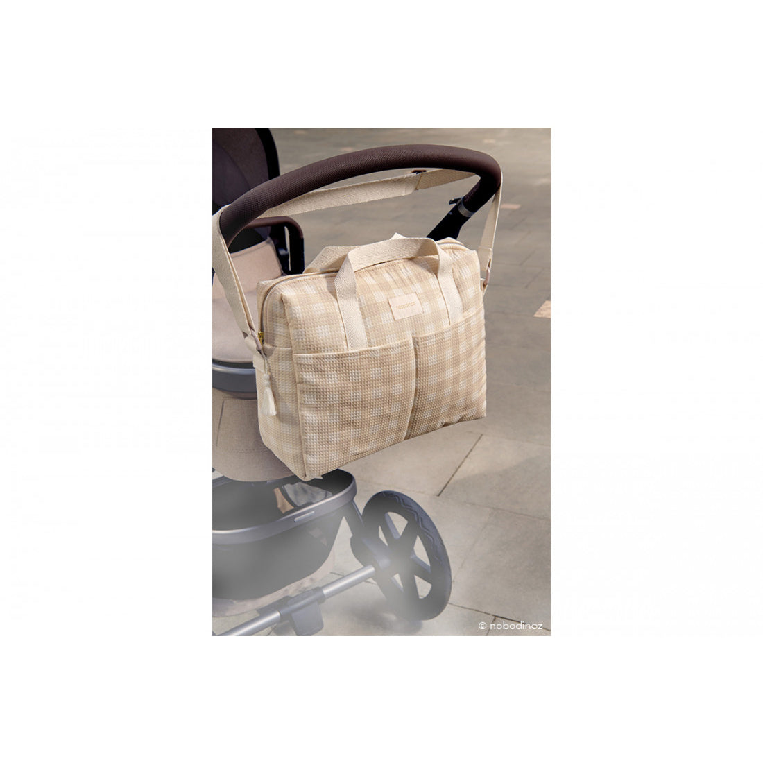 nobodinoz-gala-waterproof-changing-bag-35x27x14-ivory-checks-nobo-4929709