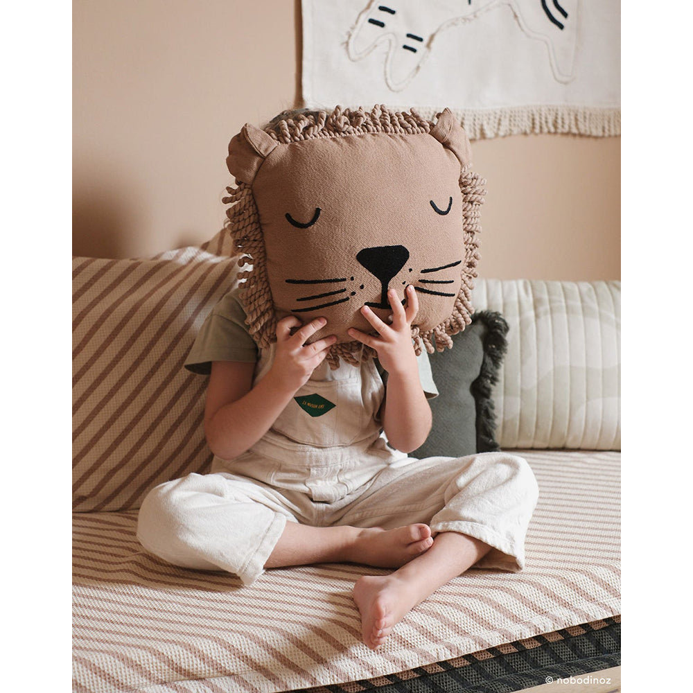 nobodinoz-lion-face-embroidery-cushion-34x34cm-sesame
