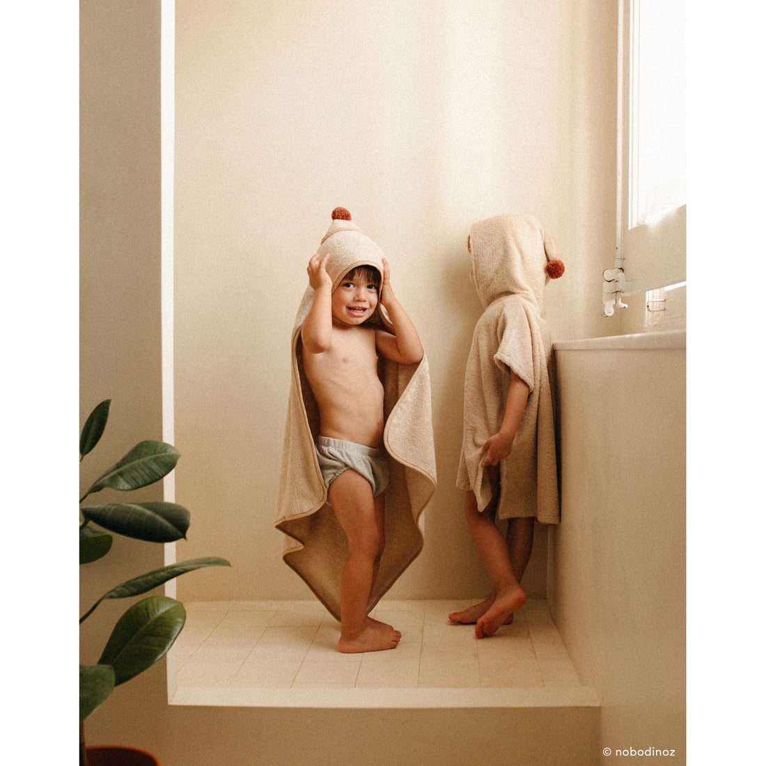 nobodinoz-so-cute-baby-bath-cape-almond-nobo-4931245
