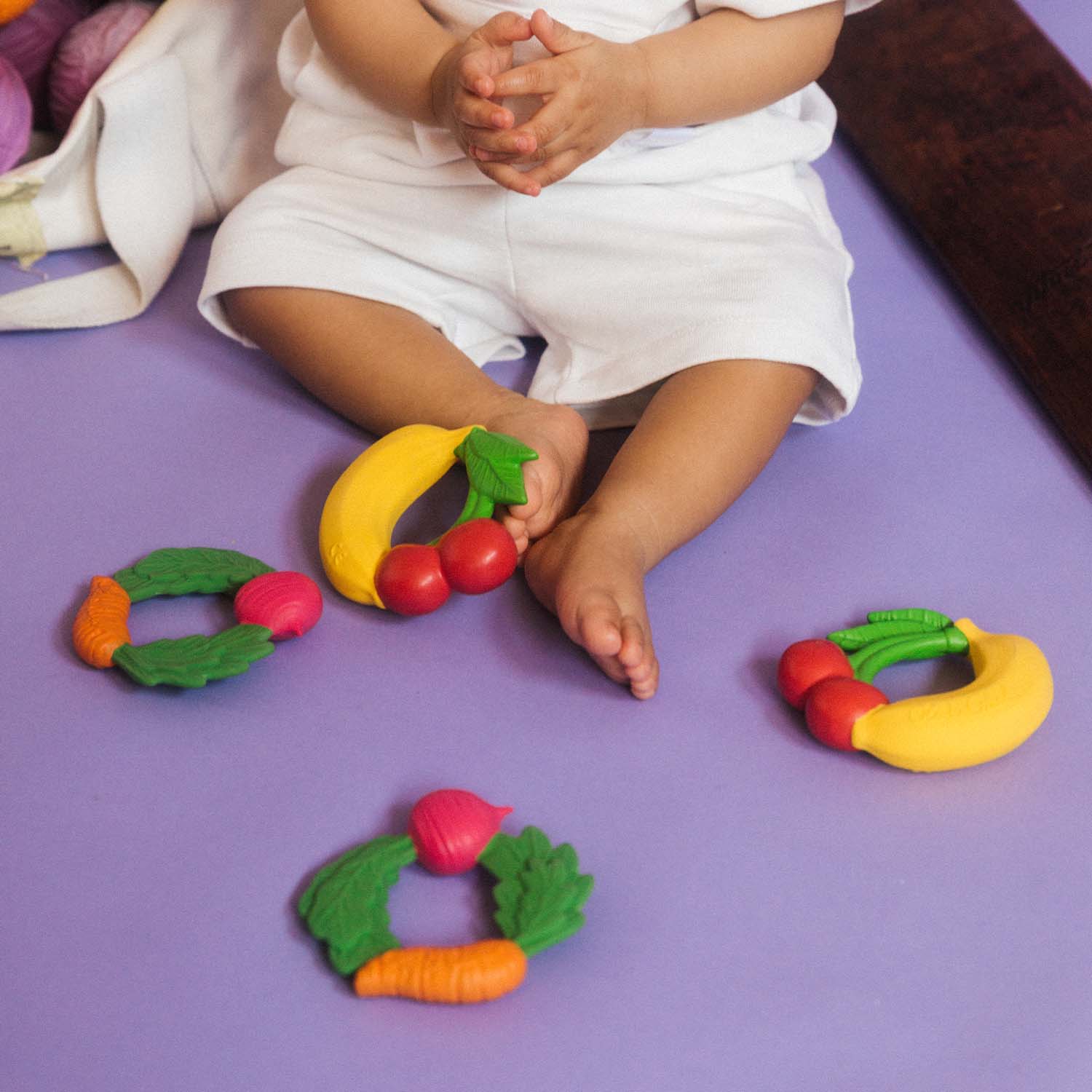 oli-carol-veggie-teething-ring-baby-nursery-olic-l-ring-veggie