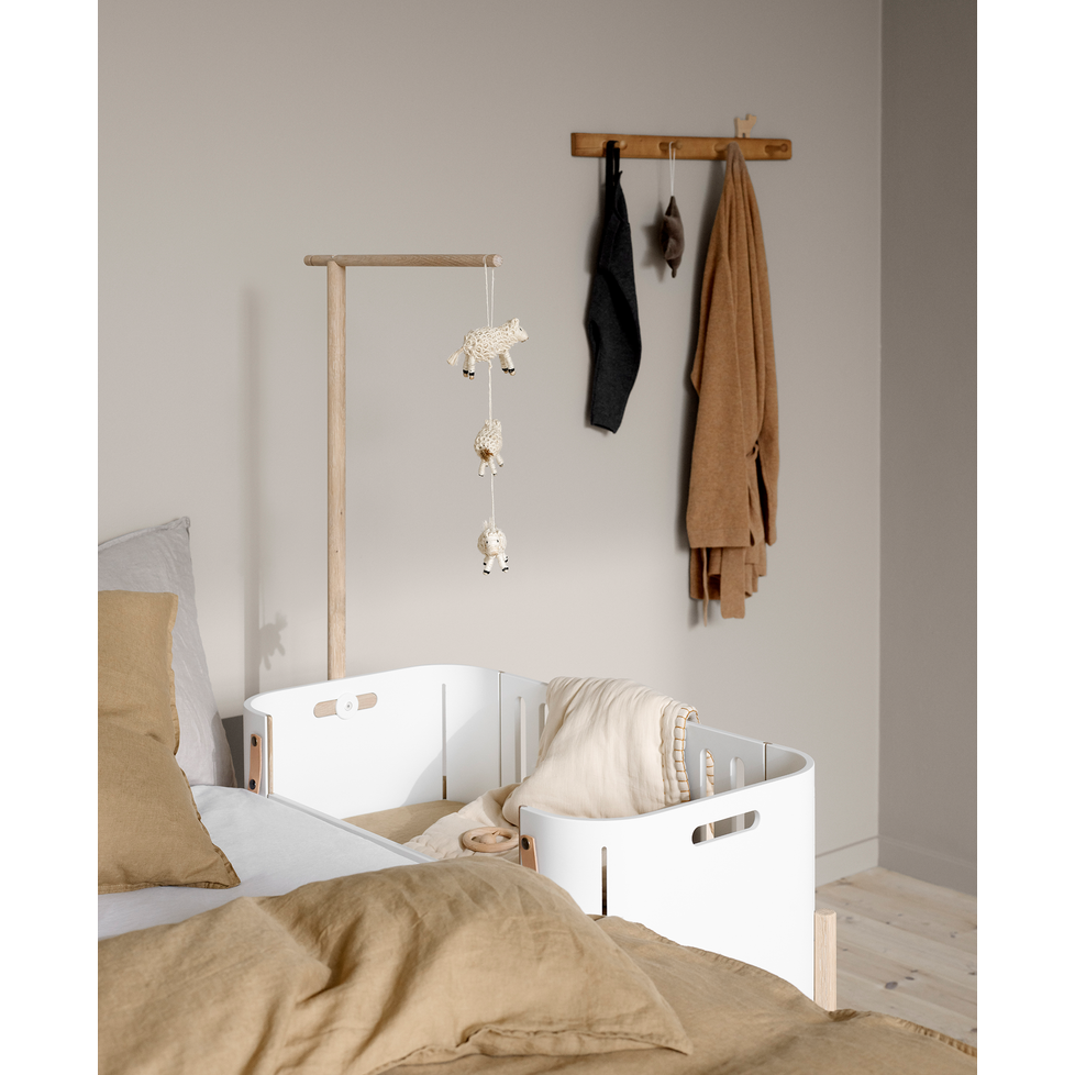 oliver-furniture-wood-holder-for-bed-canopy-_-mobile-oak-olif-041488
