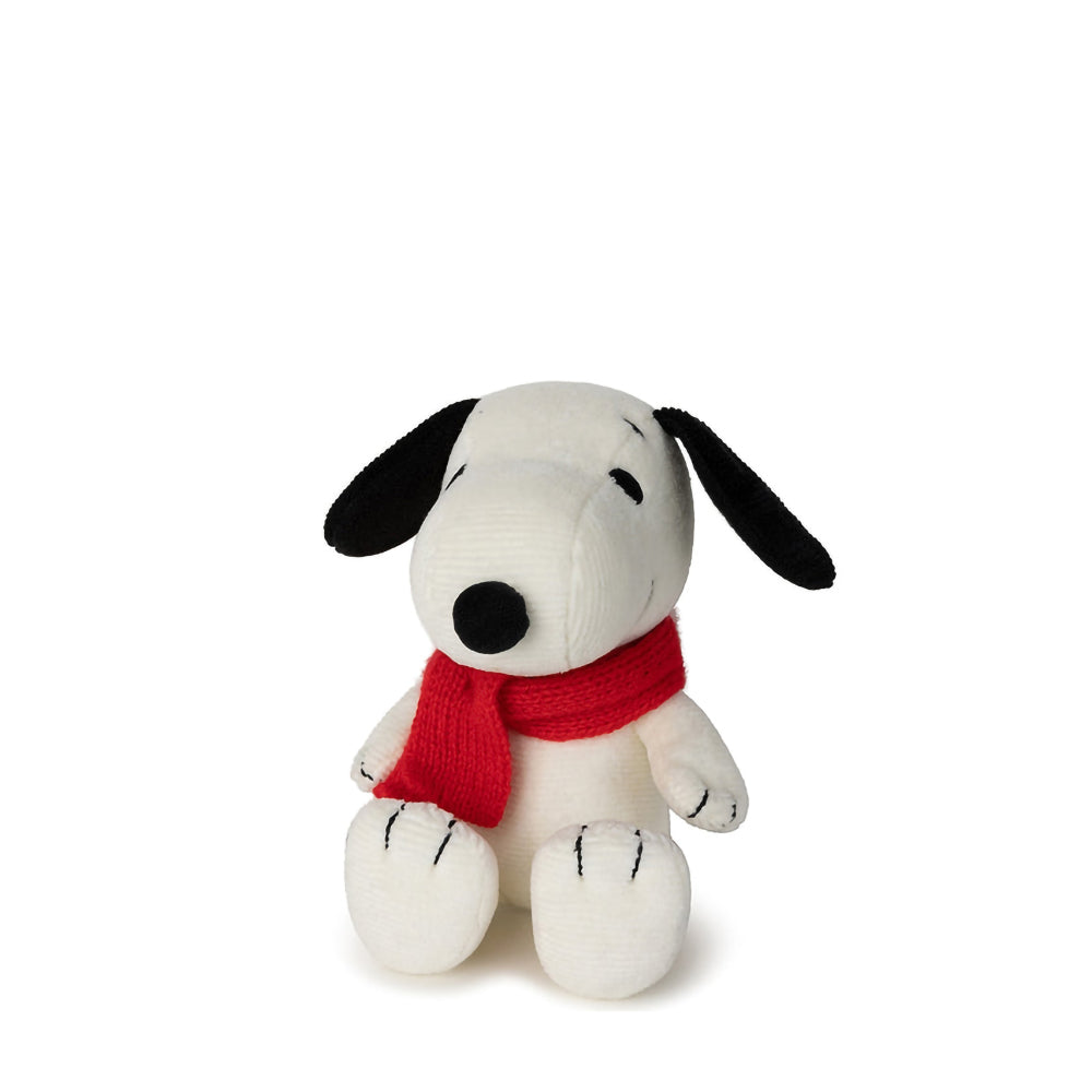 peanuts-snoopy-with-scarf-17-cm-7