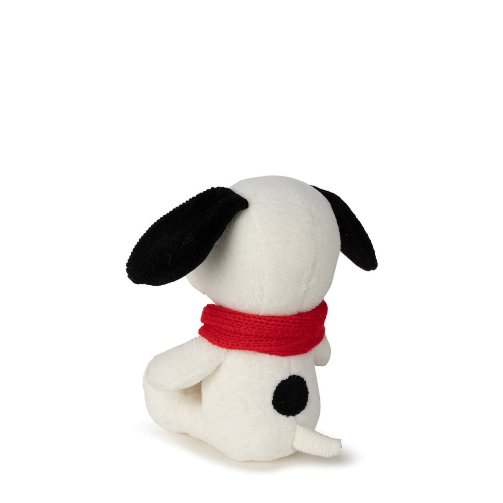 peanuts-snoopy-with-scarf-17-cm-7