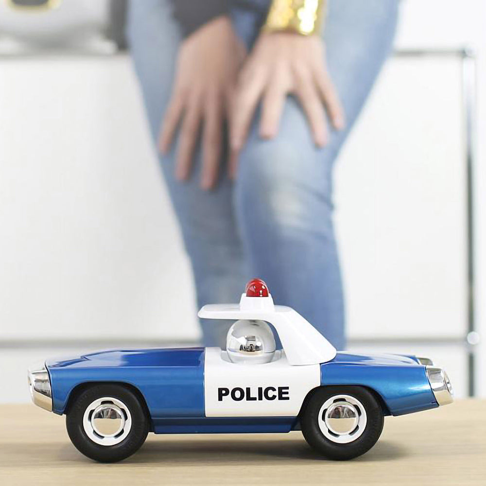 playforever-m103-heat-voiture-de-police