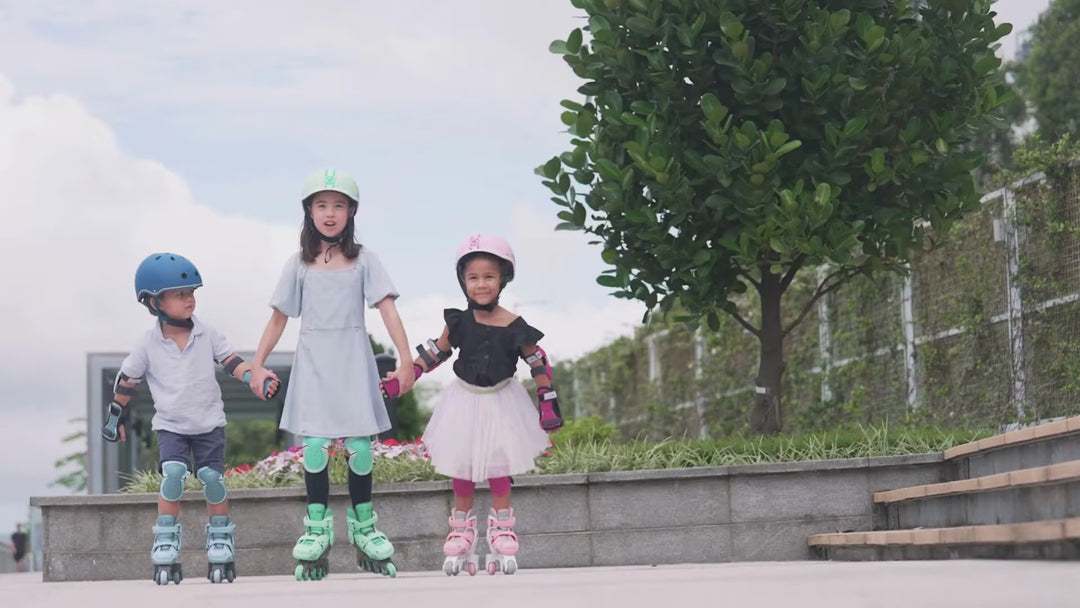 Play Day with Friends and Globber LEARNING SKATES 2in1 - (1080p).mp4__PID:6dd3f8dd-f3e0-4132-8bb9-7cf7f703d39e