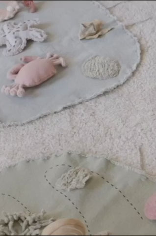 lorena-canals-small-world-machine-washable-green-toy-the-island-toy-set-lore-tt-island