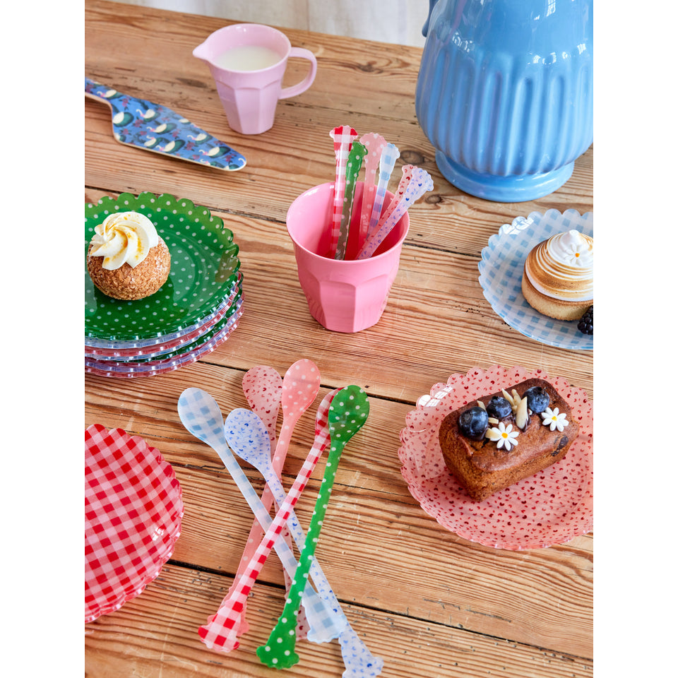 rice-dk-acrylic-cake-plate-with-green-dots-fabric-rice-accpl-dotg