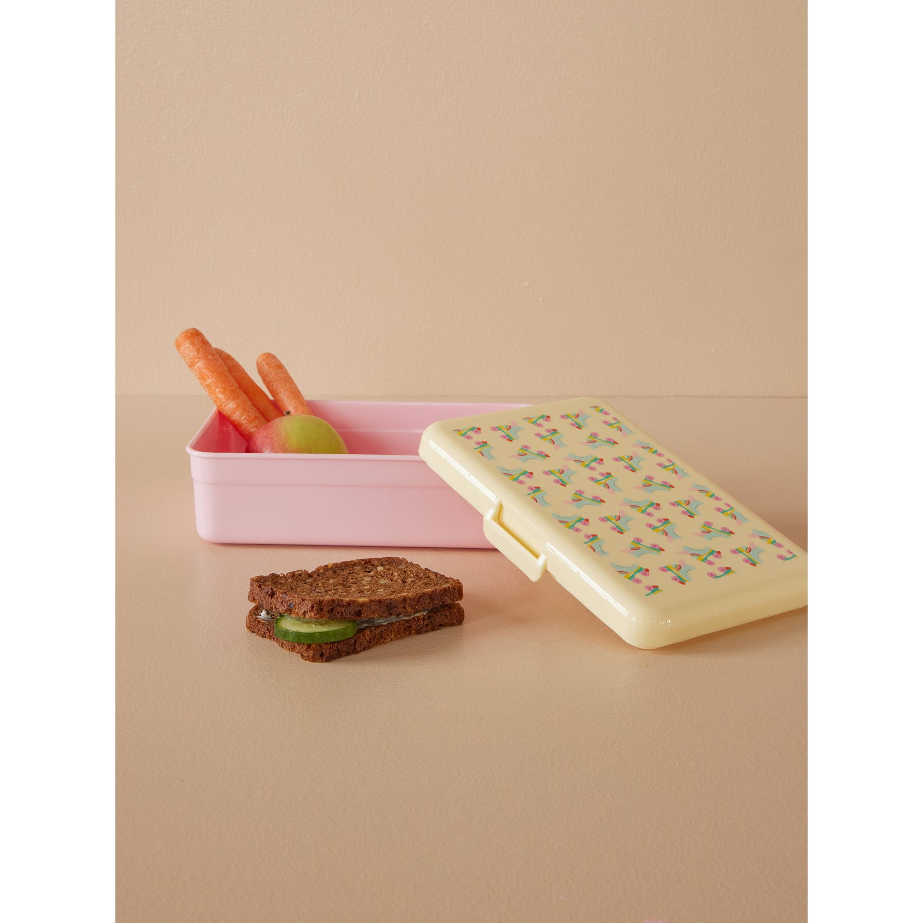 rice-dk-lunchbox-in-roller-skate-print-rice-bxlun-roll