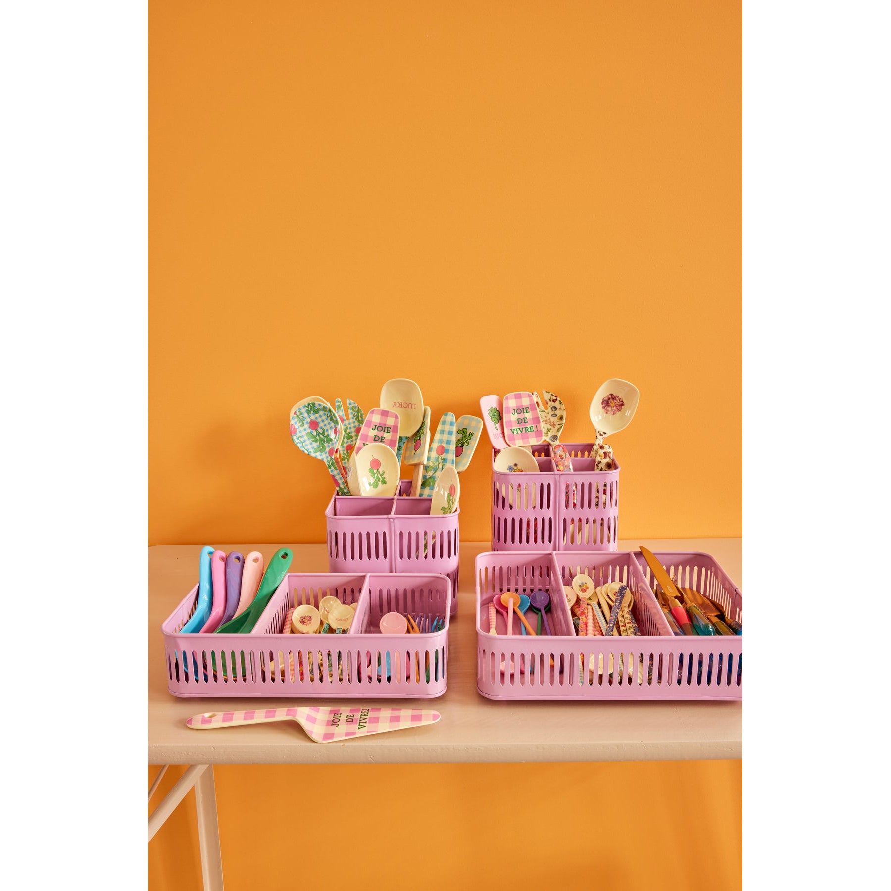 rice-dk-melamine-cooking-spoon-red-swedish-flower-print-rice-mekco-ss24xcswefl