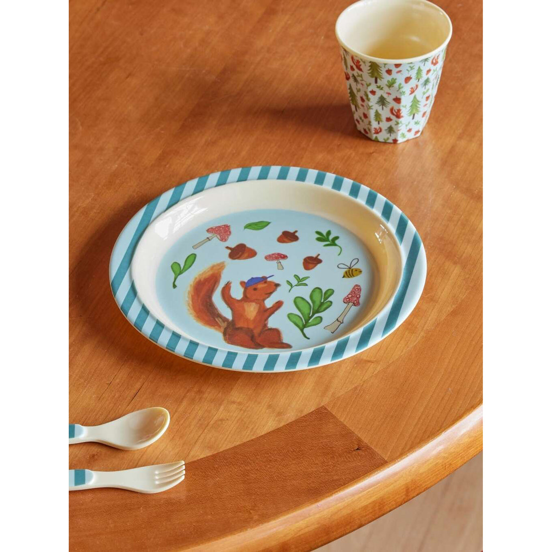 rice-dk-melamine-kids-lunch-plate-with-blue-happy-forest-print-rice-kilpl-hafob