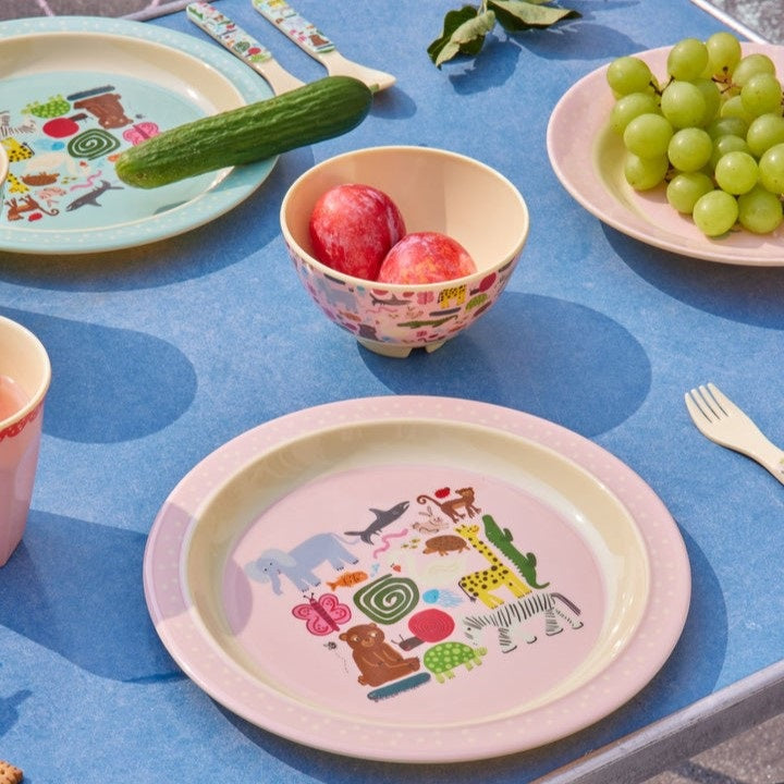 rice-dk-melamine-kids-lunch-plate-with-wildlife-print-pink-rice-kilpl-wilii