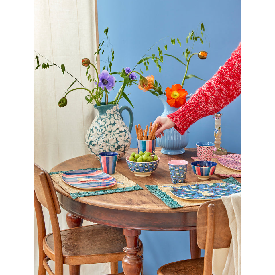 rice-dk-melamine-rectangular-plate-with-n-y-stripe-print-rice-melpl-ny