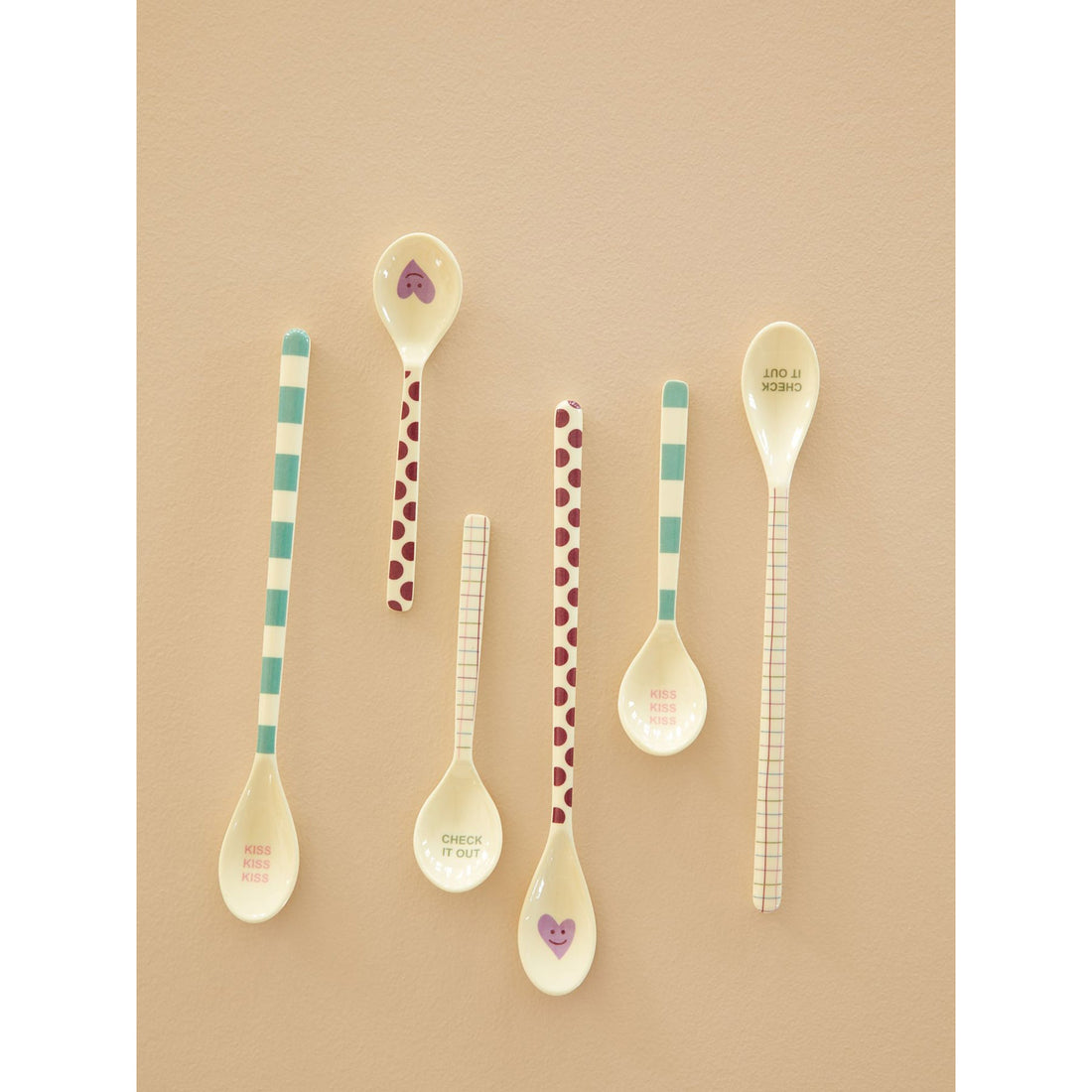 rice-dk-melamine-teaspoon-with-purple-dot-print-rice-melsp-shw22xcdots