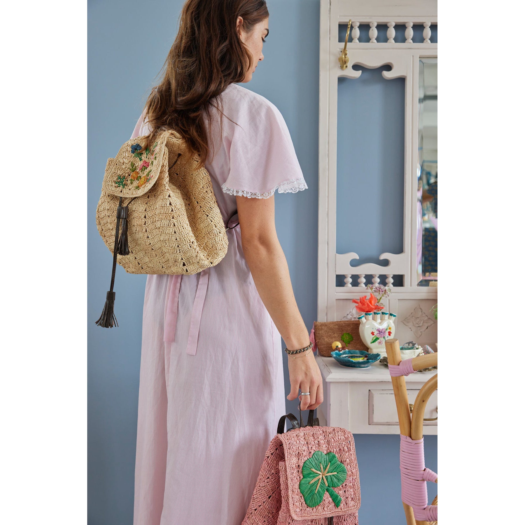 rice-dk-raffia-clutch-with-clover-application-rose-pom-poms-in-tea-rice-bgclu-clovertea