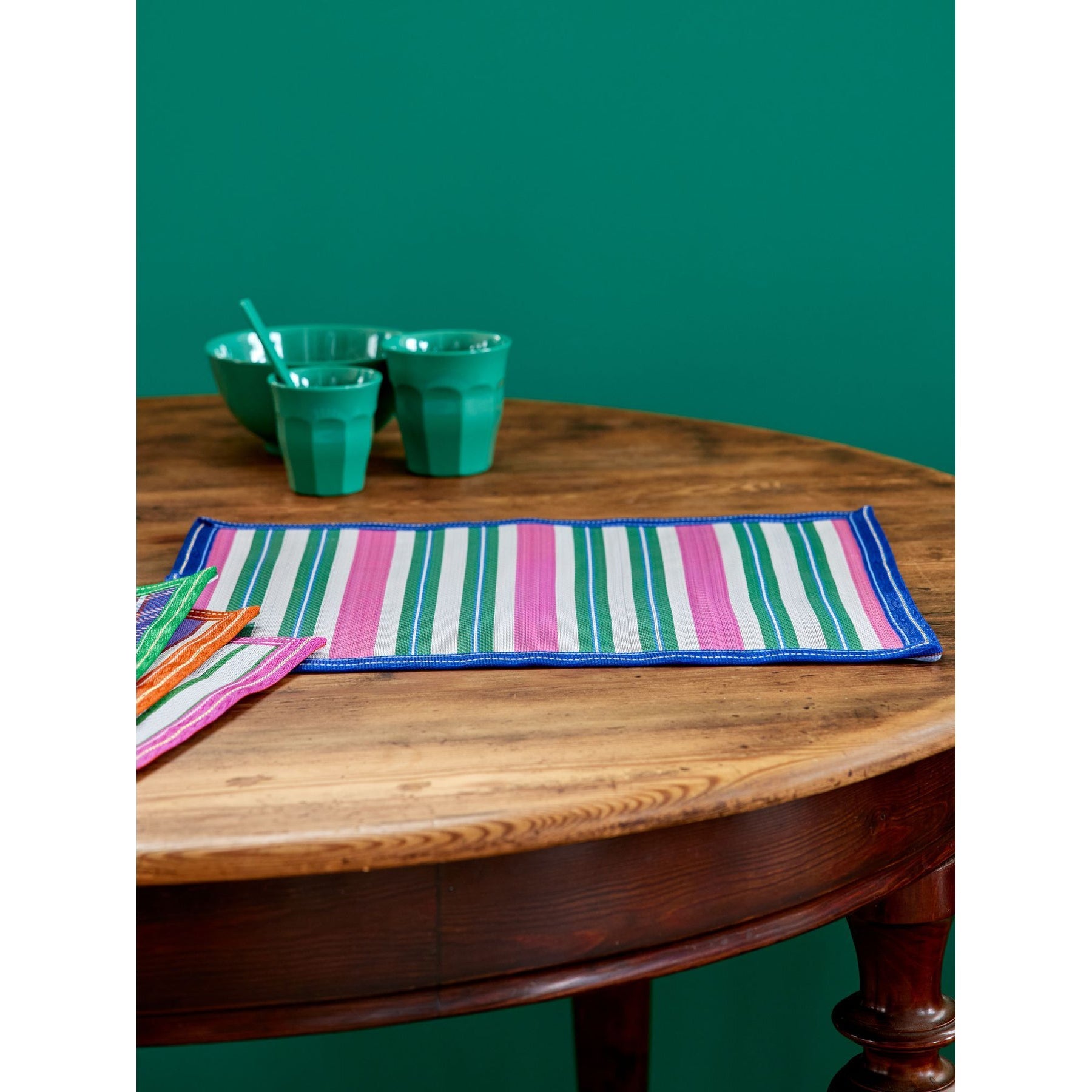 rice-dk-recycled-placemat-with-green-and-pink-stripes-rice-plmat-edgeb