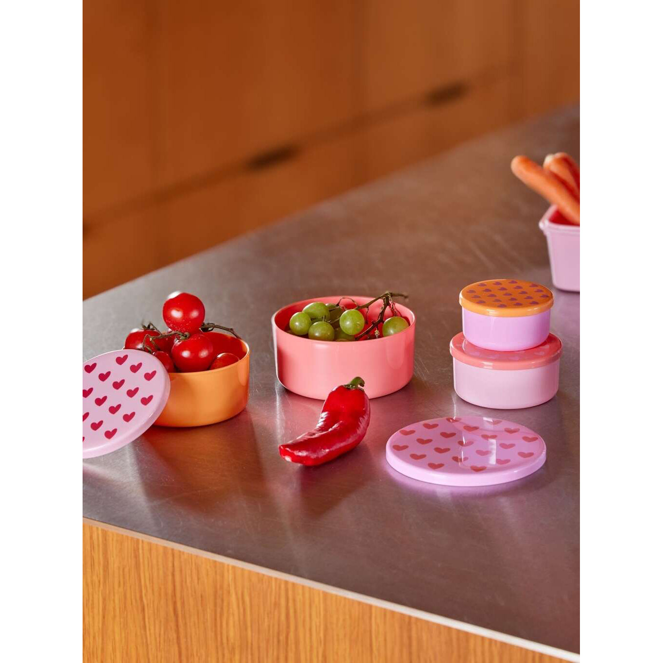 rice-dk-round-plastic-food-boxes-with-hearts-prints-set-of-4-rice-fbox-4zrnhea