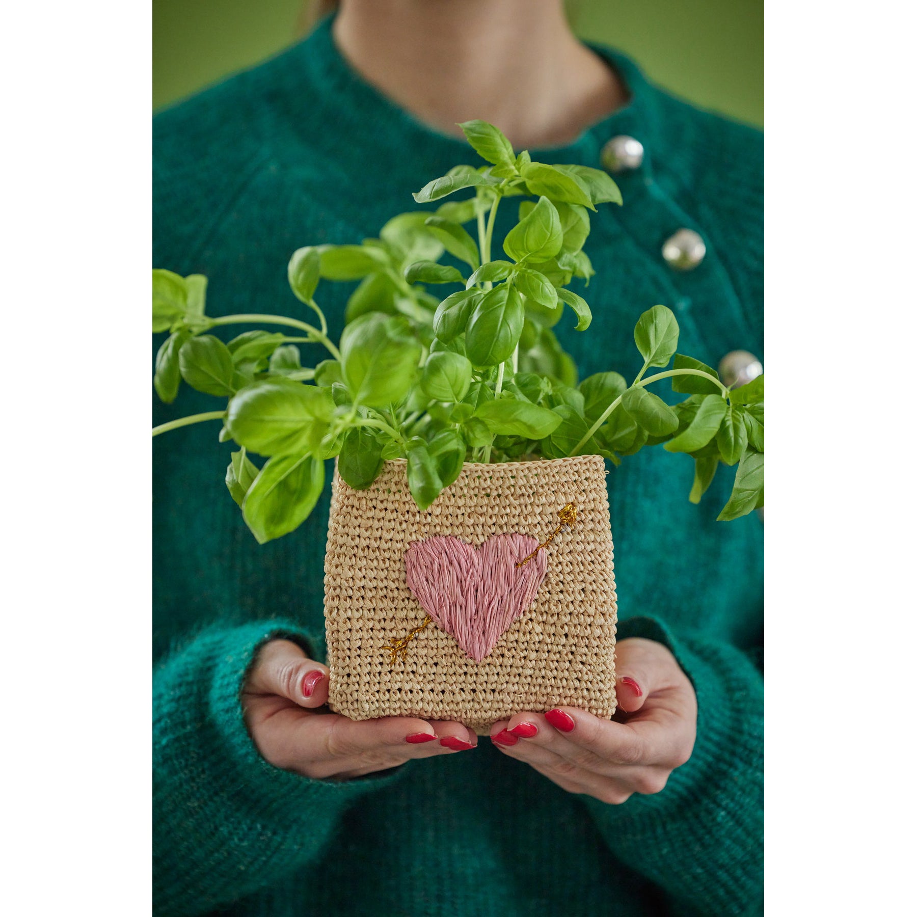 rice-dk-small-square-raffia-storage-basket-natural-pink-heart-embroidery-rice-bssto-2zheais
