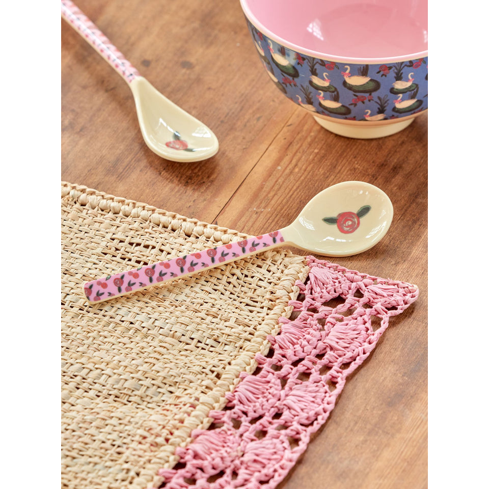 rice-dk-teaspoon-a-rose-is-a-rose-print-rice-melsp-sph4xcproro