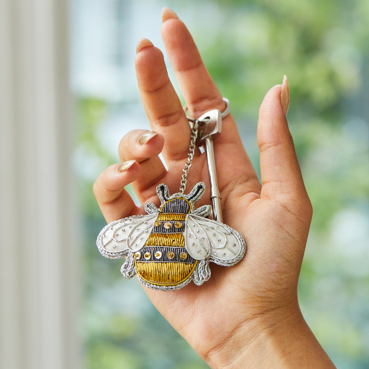 rjb-stone-bee-zari-keyring-rjbs-inv001