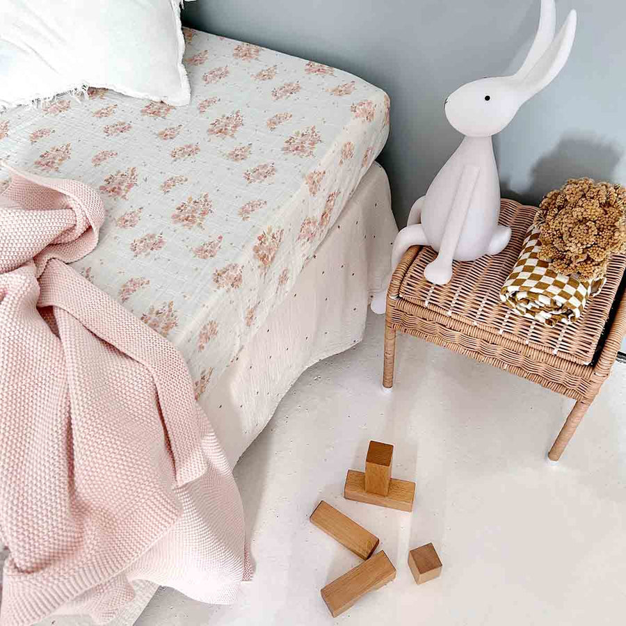 rose-in-april-fitted-sheet-olivia-bouquet-ria-art000001191