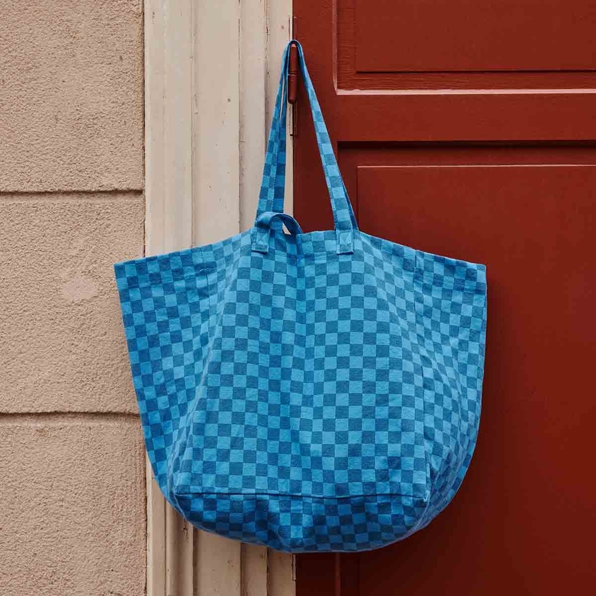 rose-in-april-tote-bag-elisa-checkerboard-greek-blue-navy-blue-ria-art000001383