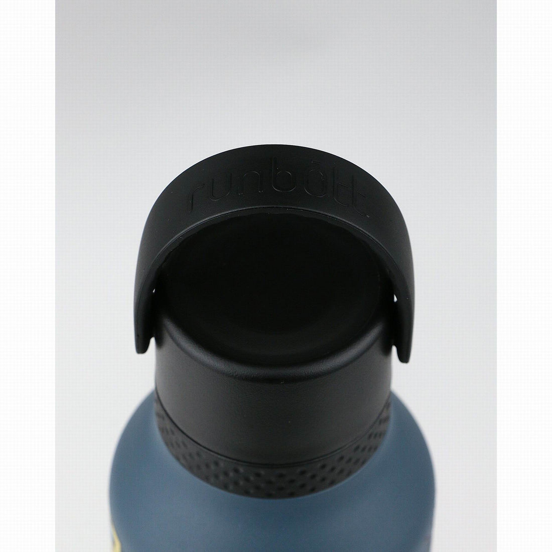 runbott-mii-insulated-bottle-600ml-pedro-baigorria-retro-gamer-ocean-kitchen-runb-99103052-06