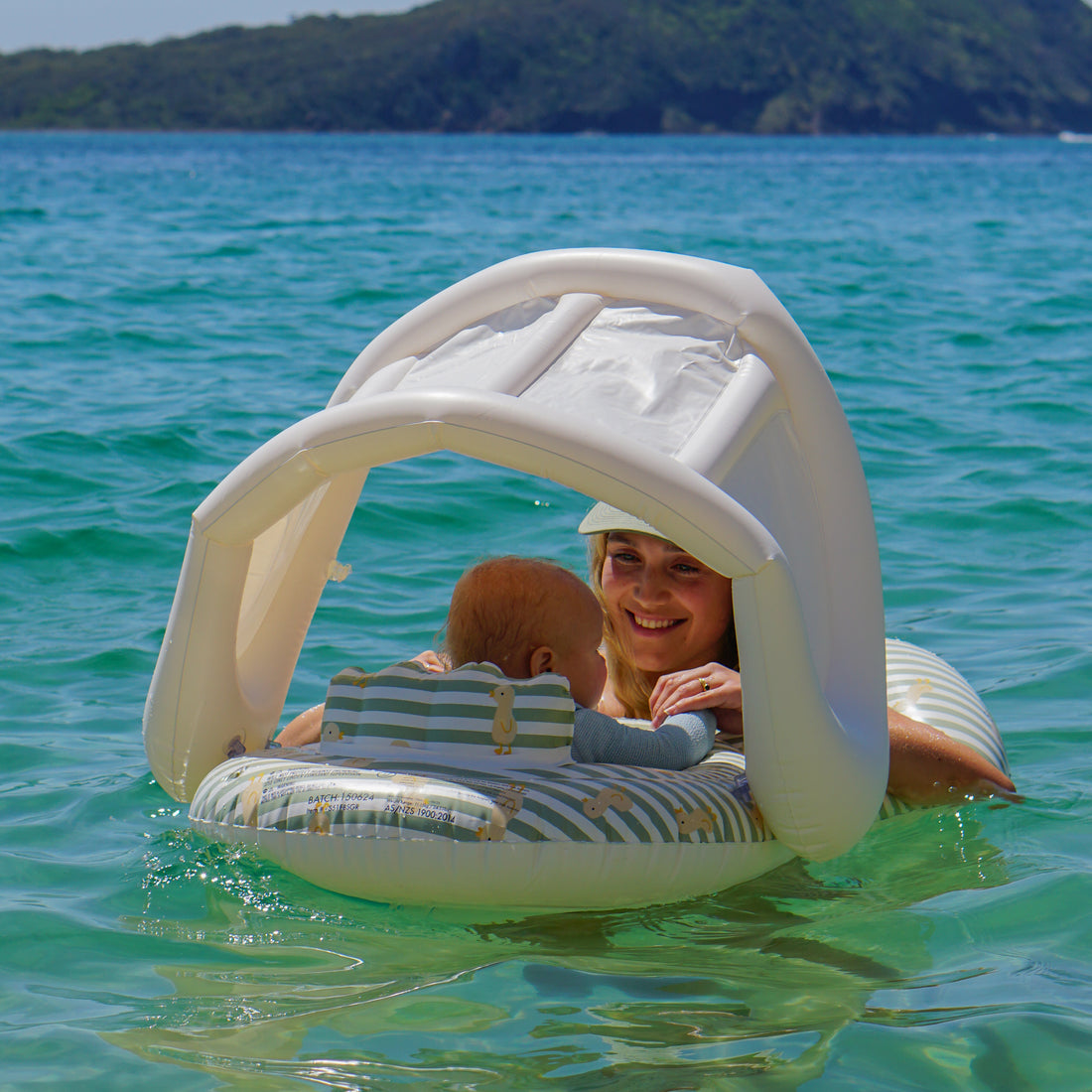 sunnylife-float-together-baby-seat-duck-sage-stripe-sunl-s51fbsgr