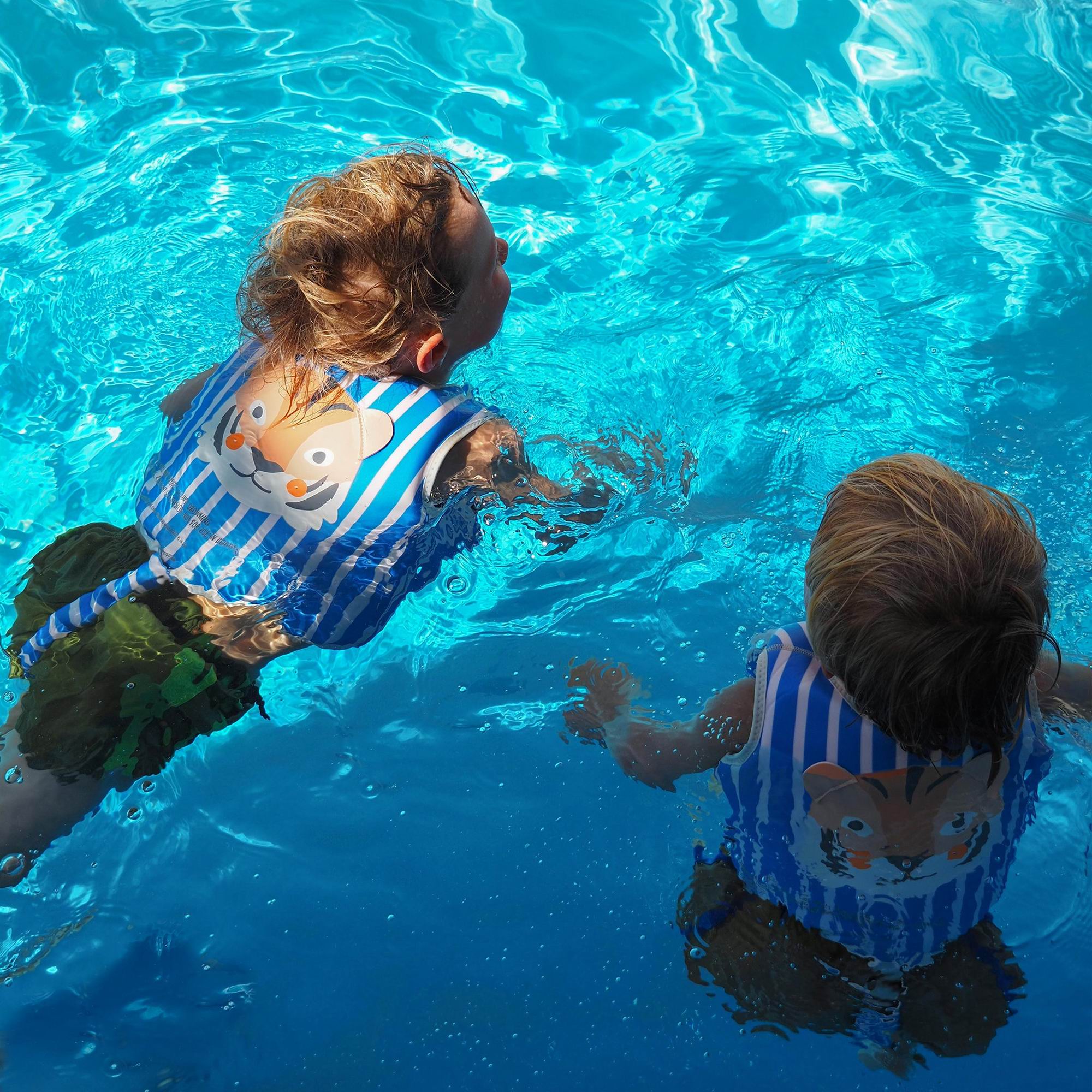 sunnylife-float-vest-tino-the-tiger-blue-1-2y-play-toy-sunl-s61fvttb-08