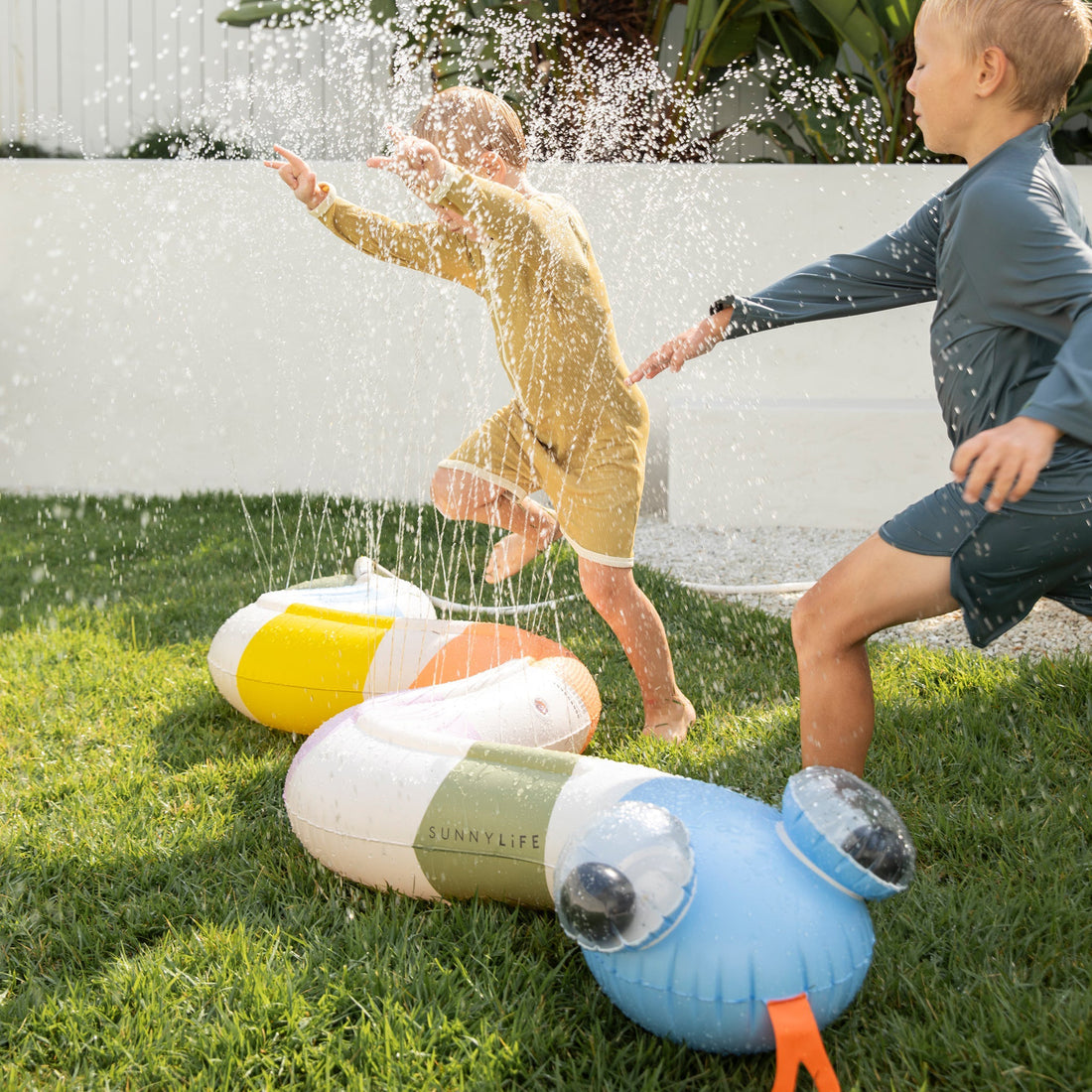 sunnylife-inflatable-sprinkler-into-the-wild-multi-sunl-s41issnk