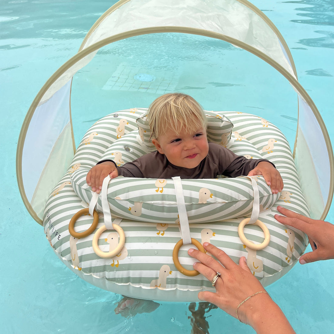 sunnylife-interactive-baby-float-duck-sage-stripe-sunl-s51ibfgr