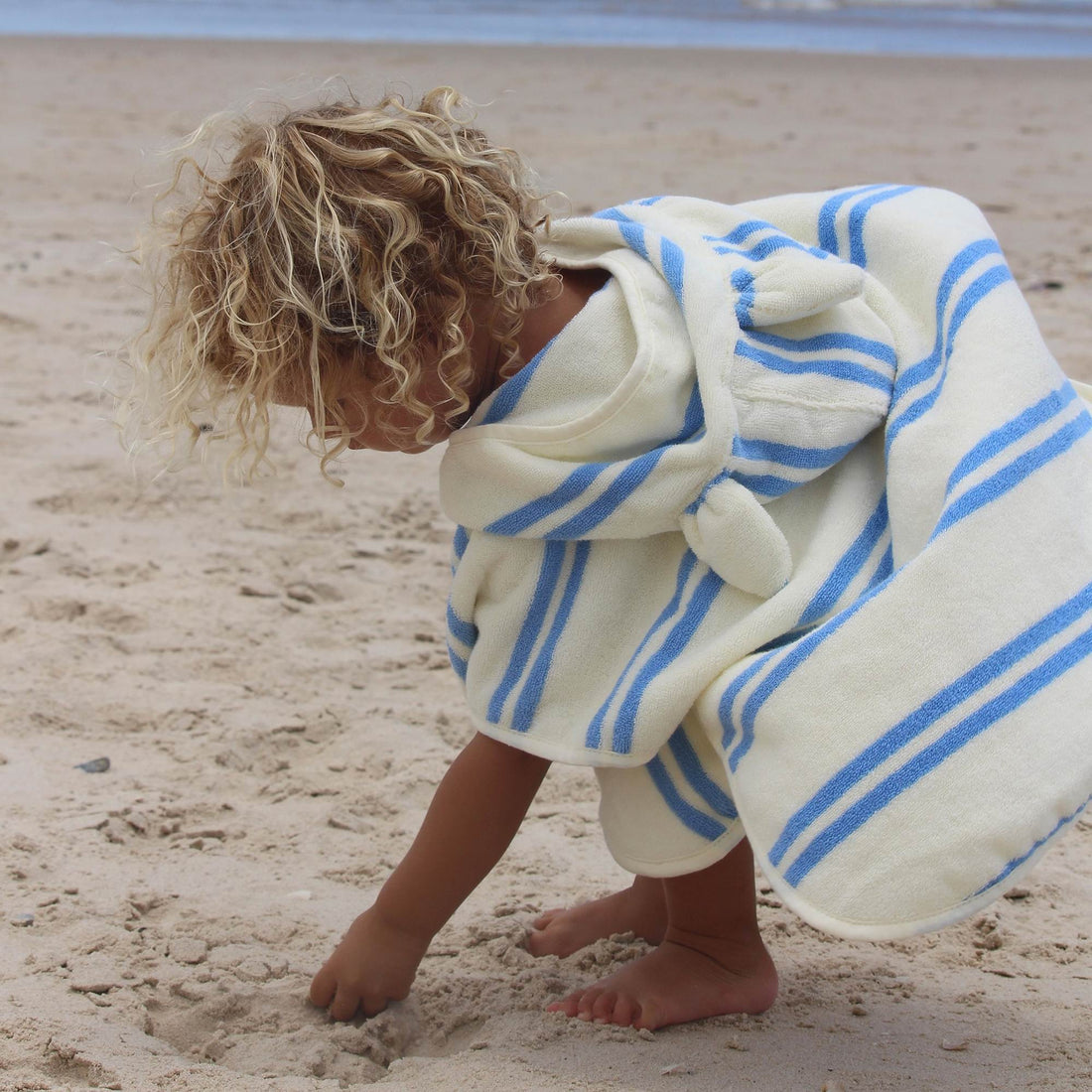 sunnylife-kids-character-hooded-towel-sammy-the-seagull-blue-stripe-home-decor-clothing-wear-fashion-accessories-sunl-s51khtbs-07