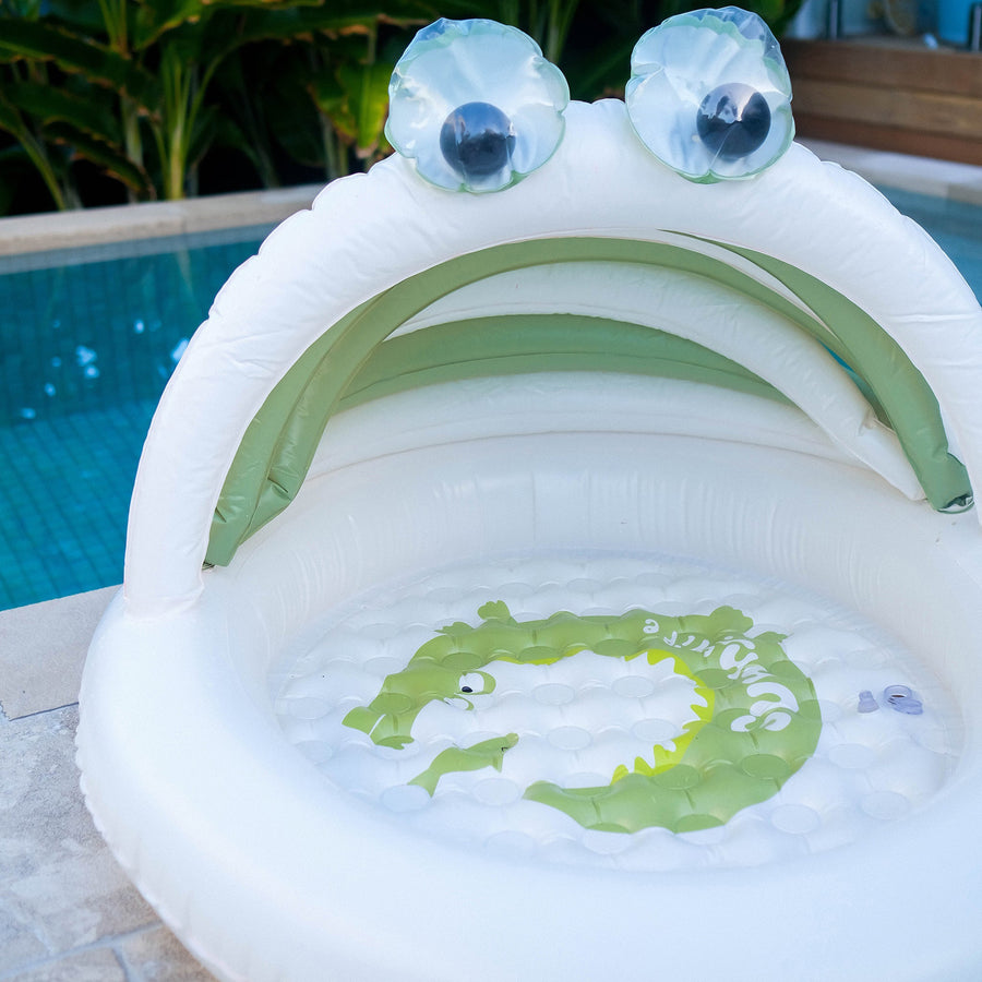 sunnylife-kids-inflatable-pool-cookie-the-croc-khaki-sunl-s41kpcrc
