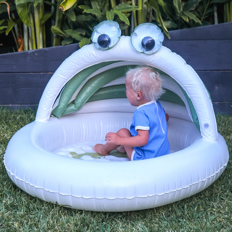 SUNNYLiFE Kids Inflatable Pool Cookie The Croc Khaki – Petit Bazaar