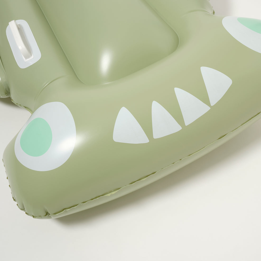 sunnylife-kids-lie-on-float-salty-the-shark-khaki-sunl-s51klogr