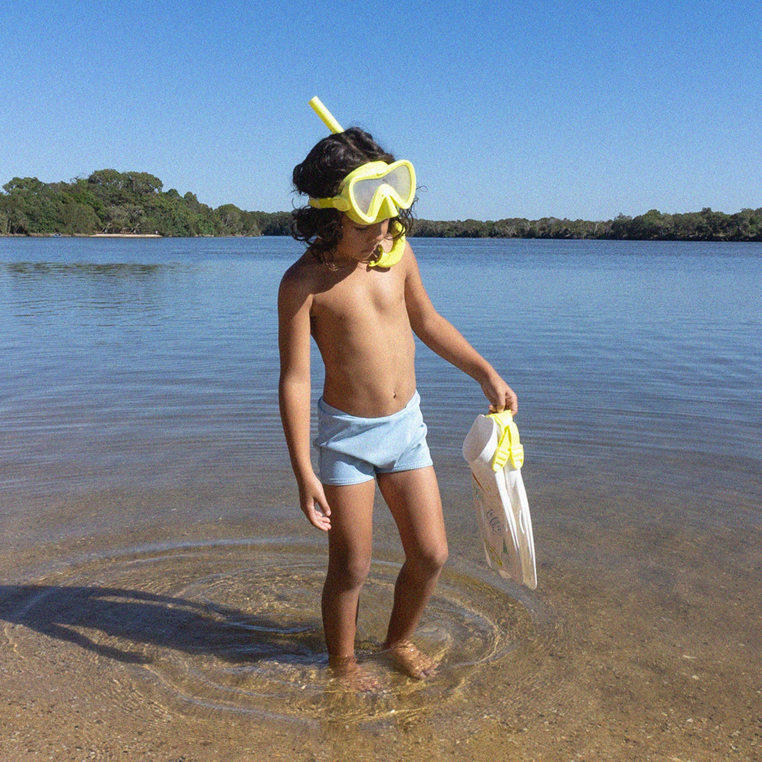 sunnylife-kids-snorkel-set-medium-the-sea-kids-yellow-sunl-s41dskds