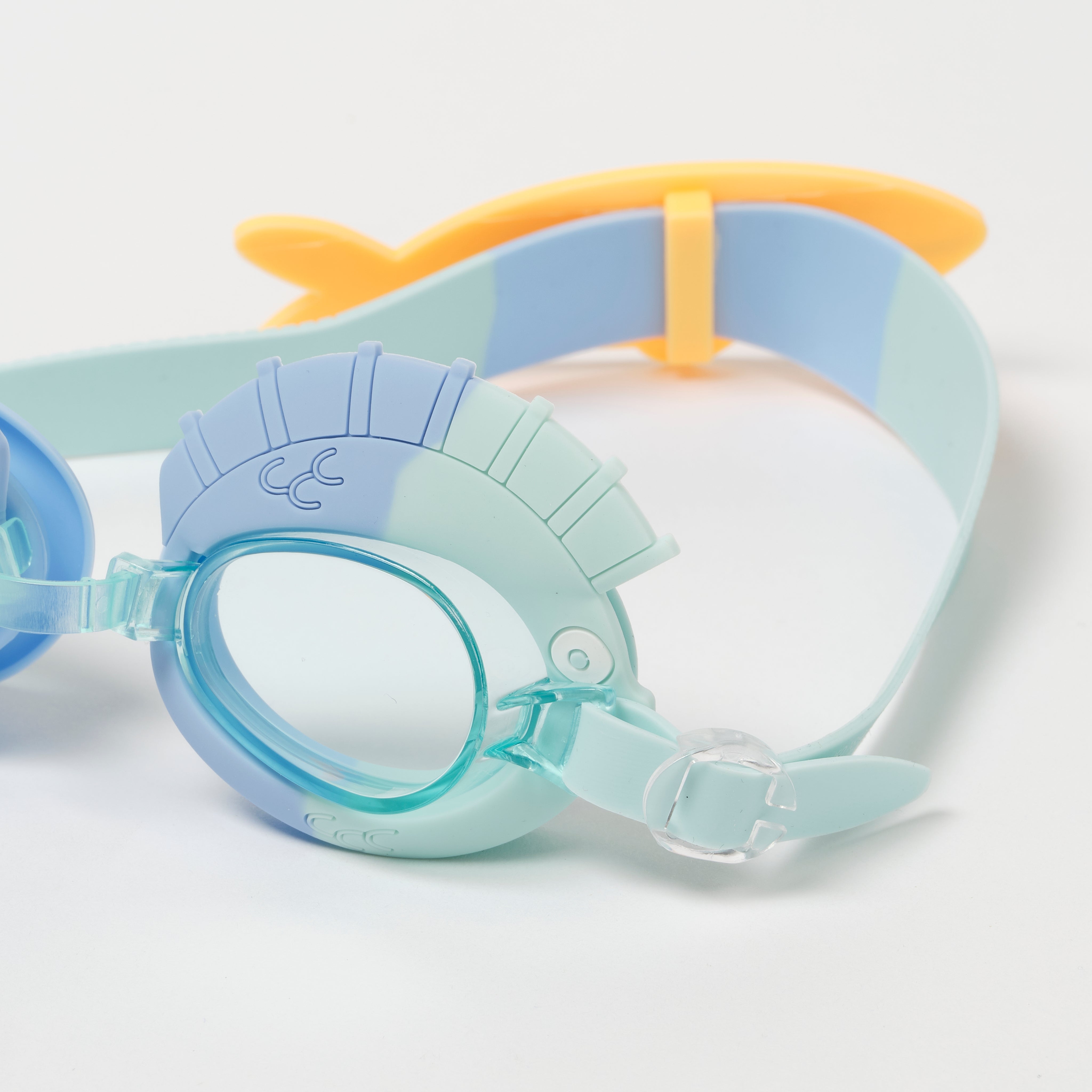 sunnylife-kids-swim-goggles-finn-the-fish-aqua-blue-sunl-s51ksgab