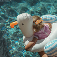 sunnylife-kids-tube-pool-ring-sammy-the-seagull-blue-stripe-play-toy-sunl-s51tprbs-06