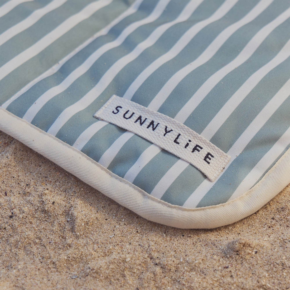 sunnylife-picnic-mat-seagrass-stripe-play-toy-home-decor-sunl-s61bbsea-06