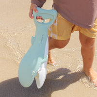 sunnylife-sand-claws-whale-green0sunl-s51sclbl
