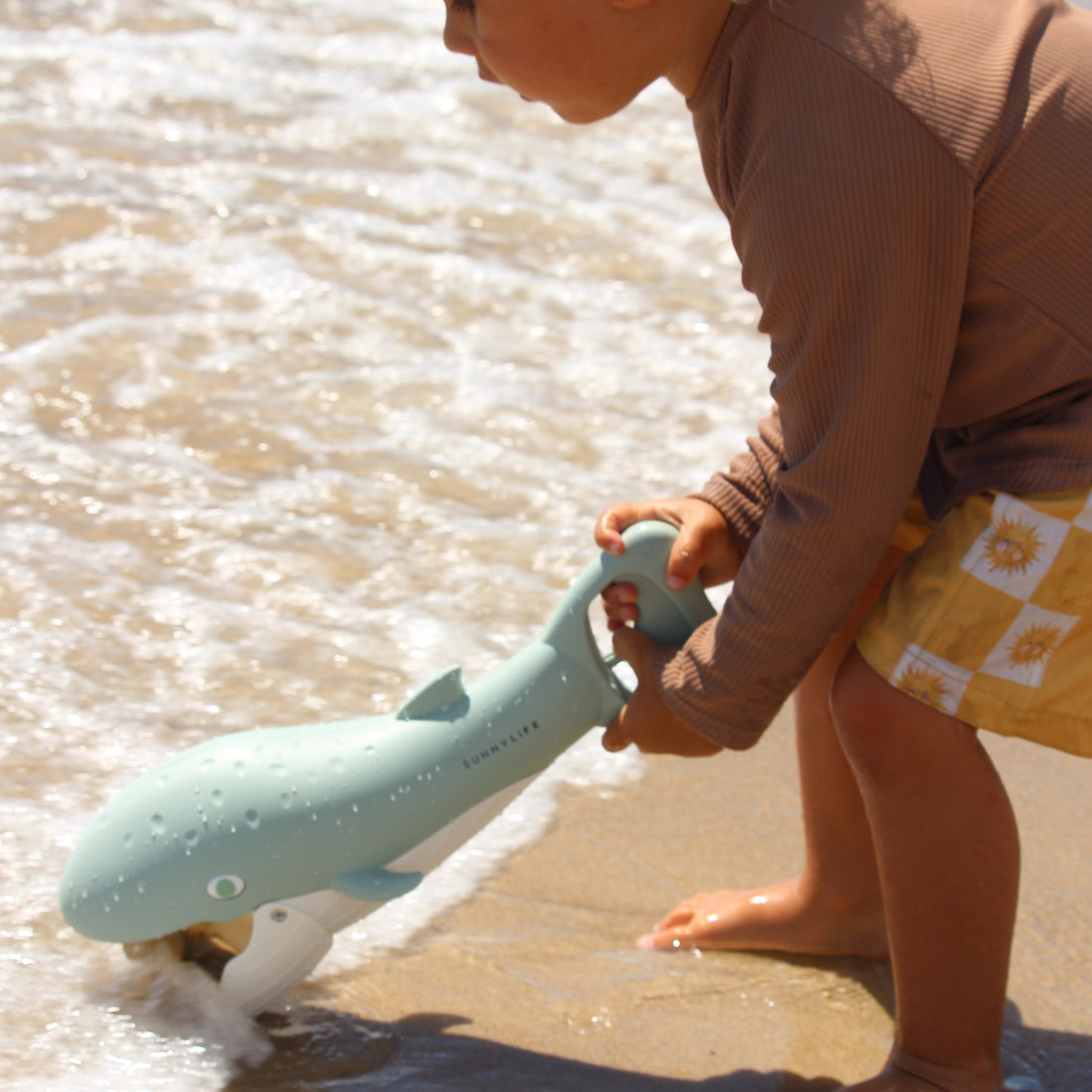 sunnylife-sand-claws-whale-green0sunl-s51sclbl