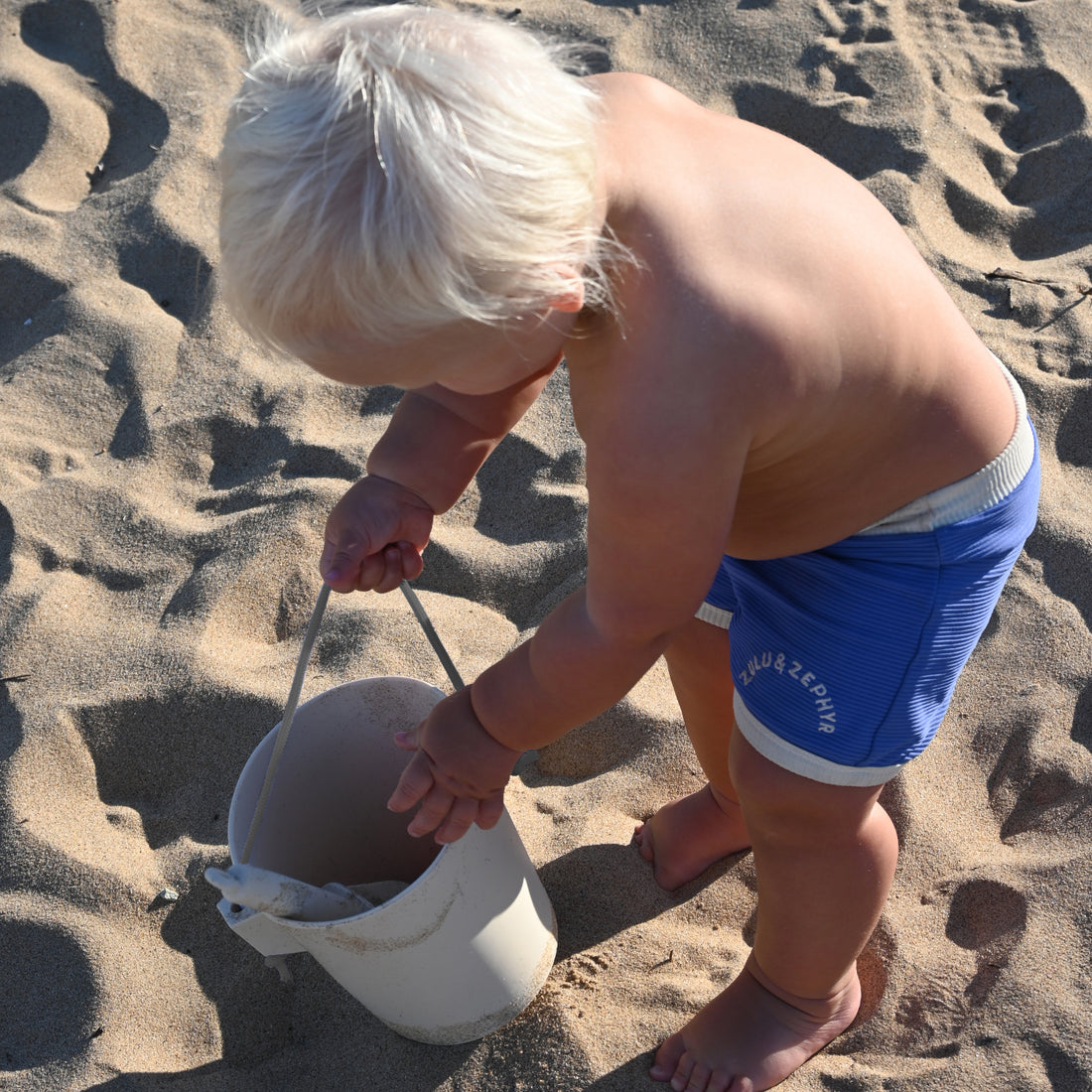 sunnylife-silicone-bucket-&-spade-set-apple-sorbet-multi-sunl-s51ssbml