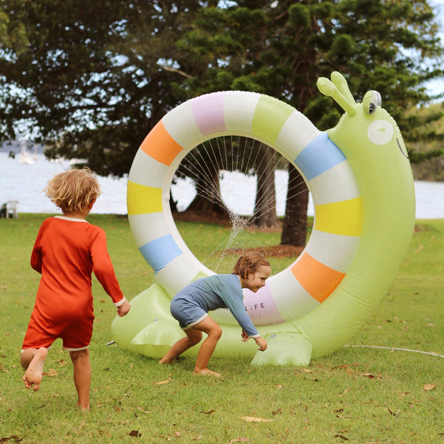 sunnylife-snail-giant-sprinkler-into-the-wild-multi-sunl-s41gissn