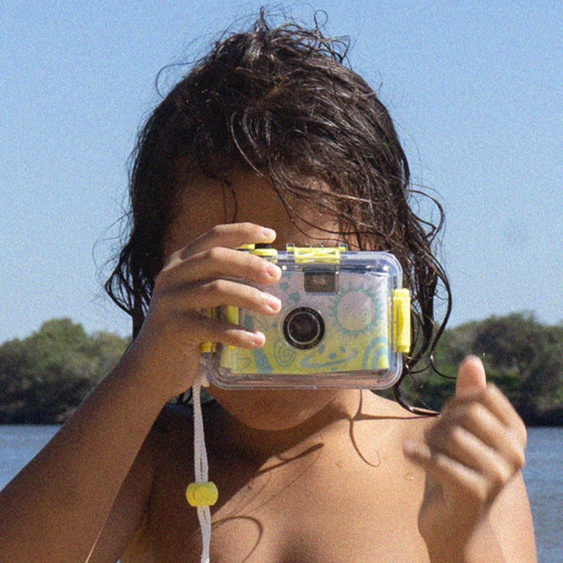 sunnylife-underwater-camera-the-sea-kids-the-sea-kids-sunl-s41camsk