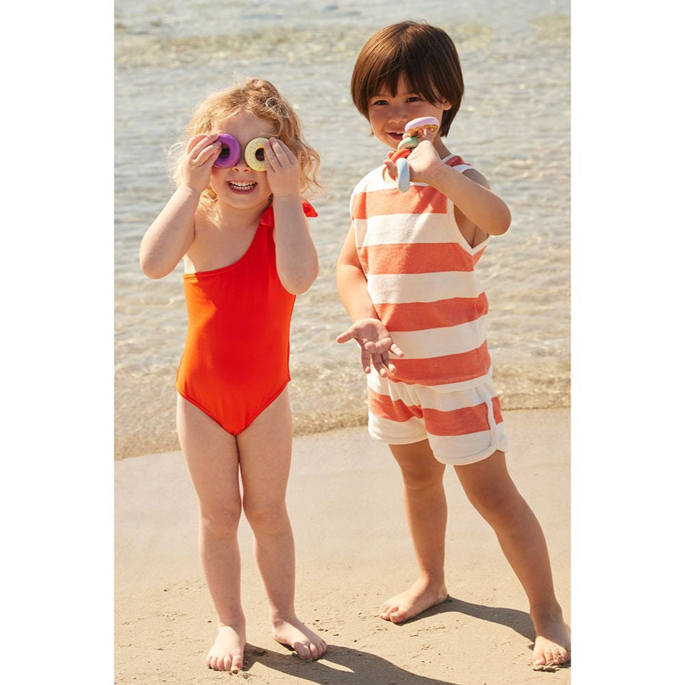 white-kids-concept-doughnuts